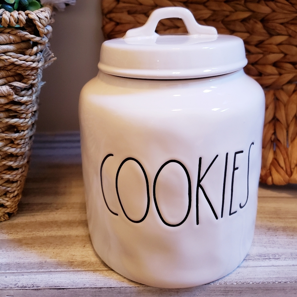 Rae Dunn canister